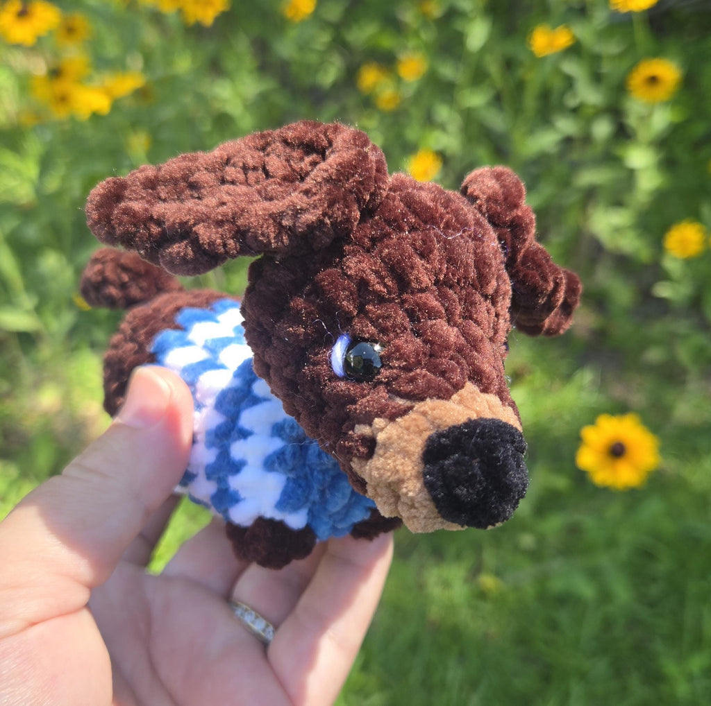 Mini Crochet Dachshund Plush: Chenille Wiener Dog Stuffed Animal with Sweater