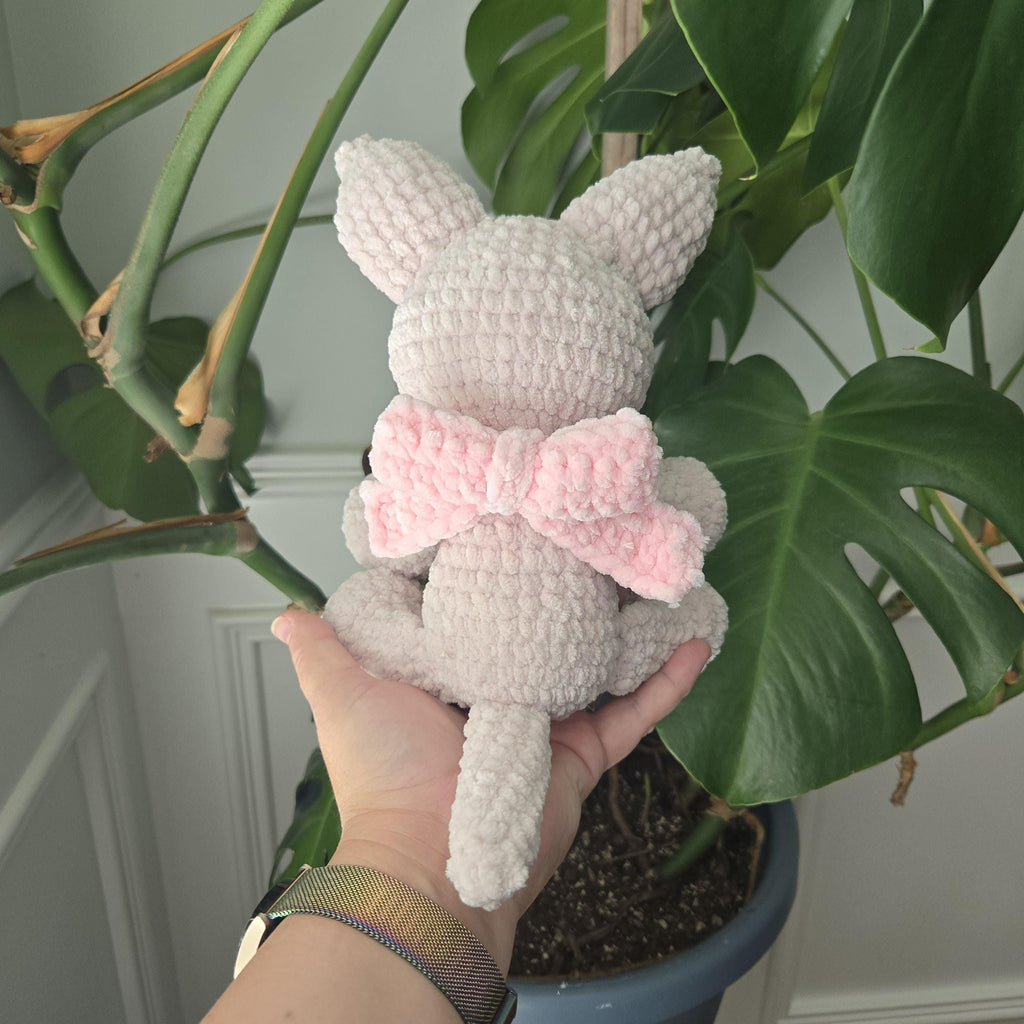 Crochet Chihuahua Plush: Cream Amigurumi Puppy with Pink Bow, Dog Lover Gift.