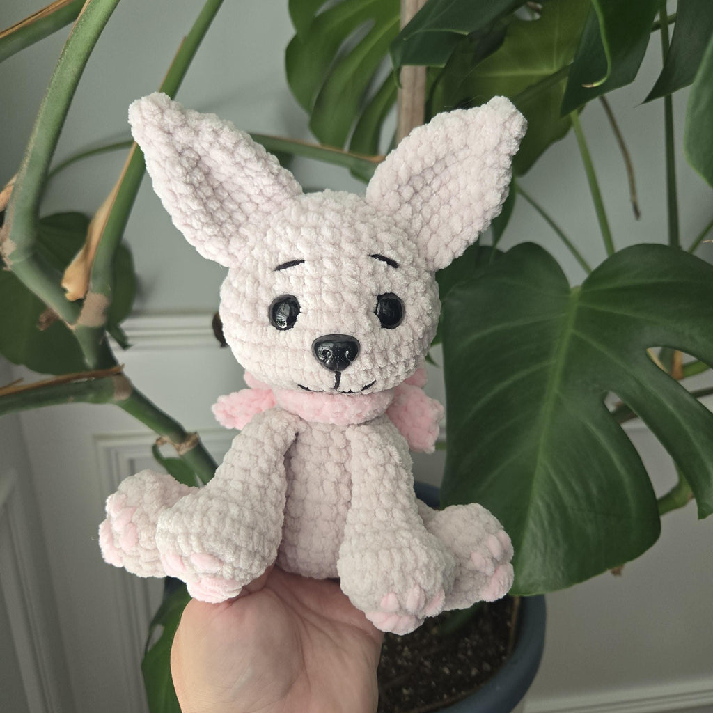 Crochet Chihuahua Plush: Cream Amigurumi Puppy with Pink Bow, Dog Lover Gift.