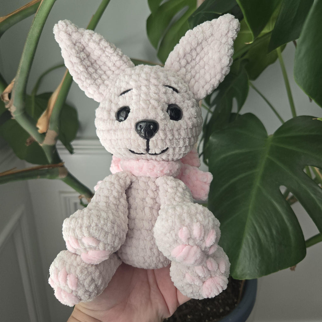 Crochet Chihuahua Plush: Cream Amigurumi Puppy with Pink Bow, Dog Lover Gift.