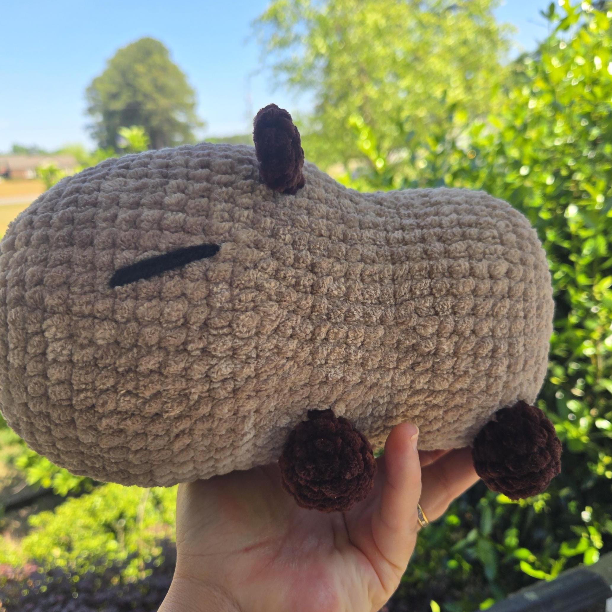 Crochet Capybara Plush Mom and Baby Set, Handmade Amigurumi Animal Toy.